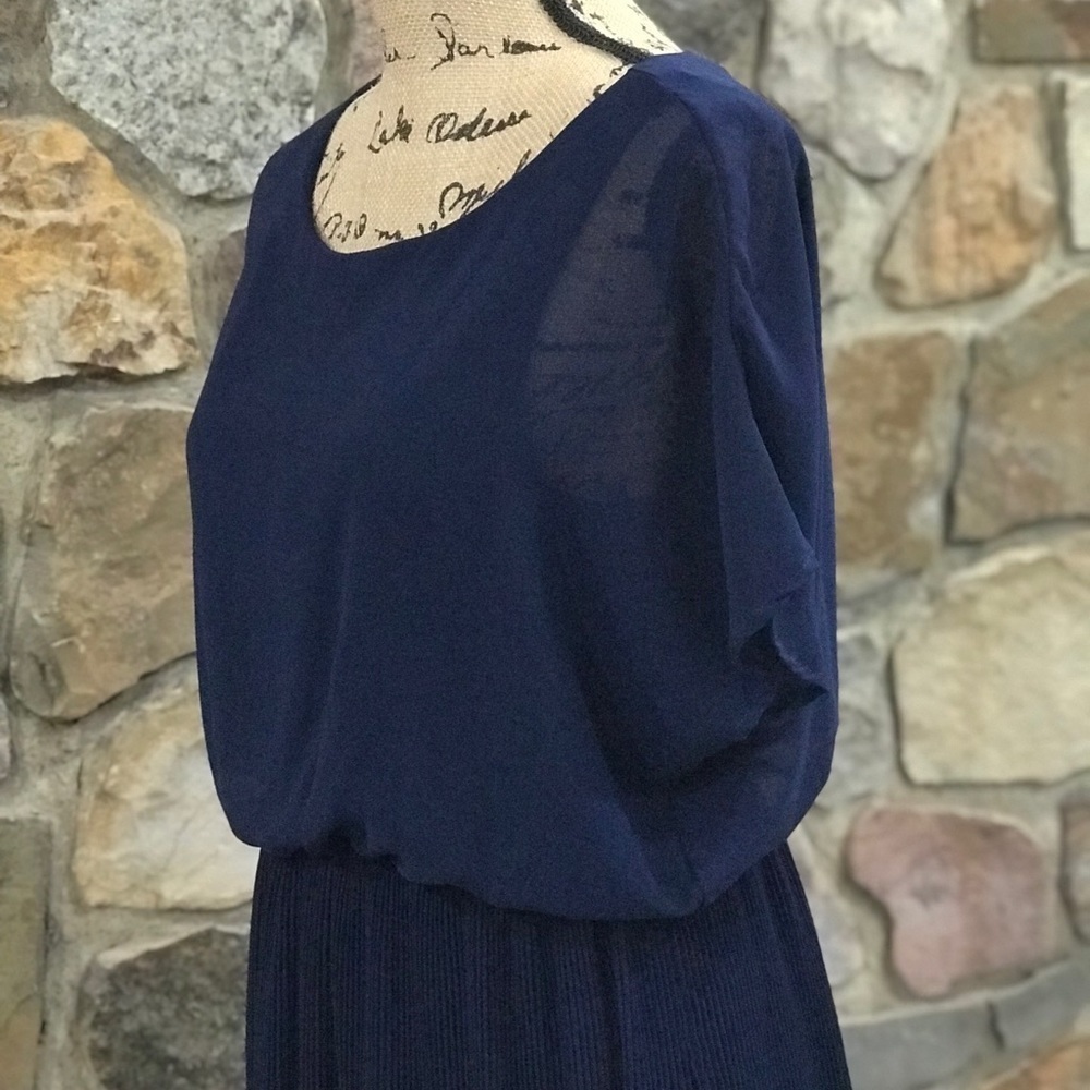 Lush blue pleated dress size M - Picture 6 of 8